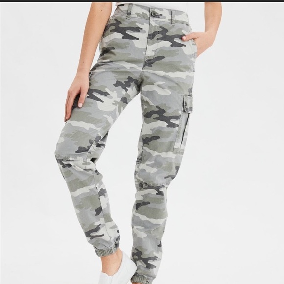 American Eagle Outfitters Pants - American Eagle Super Stretch High Rise Cargo Camo Joggers Pants Sz 4 Short